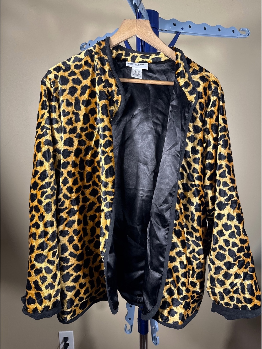 Serengeti Leopard Print Jacket Size 2X
